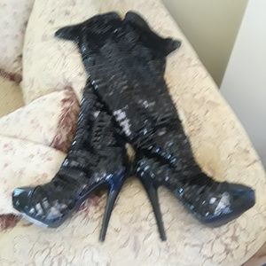 Dereon Explosion Boots